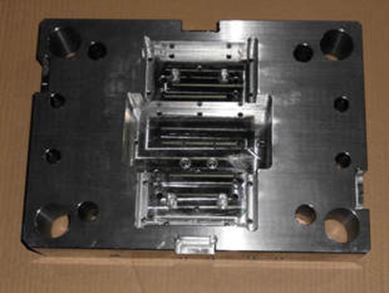 永昌精密塑料模-06